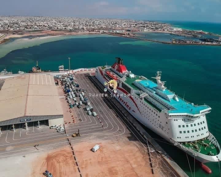 Vue aérienne du port de Zarzis — photo réelle
